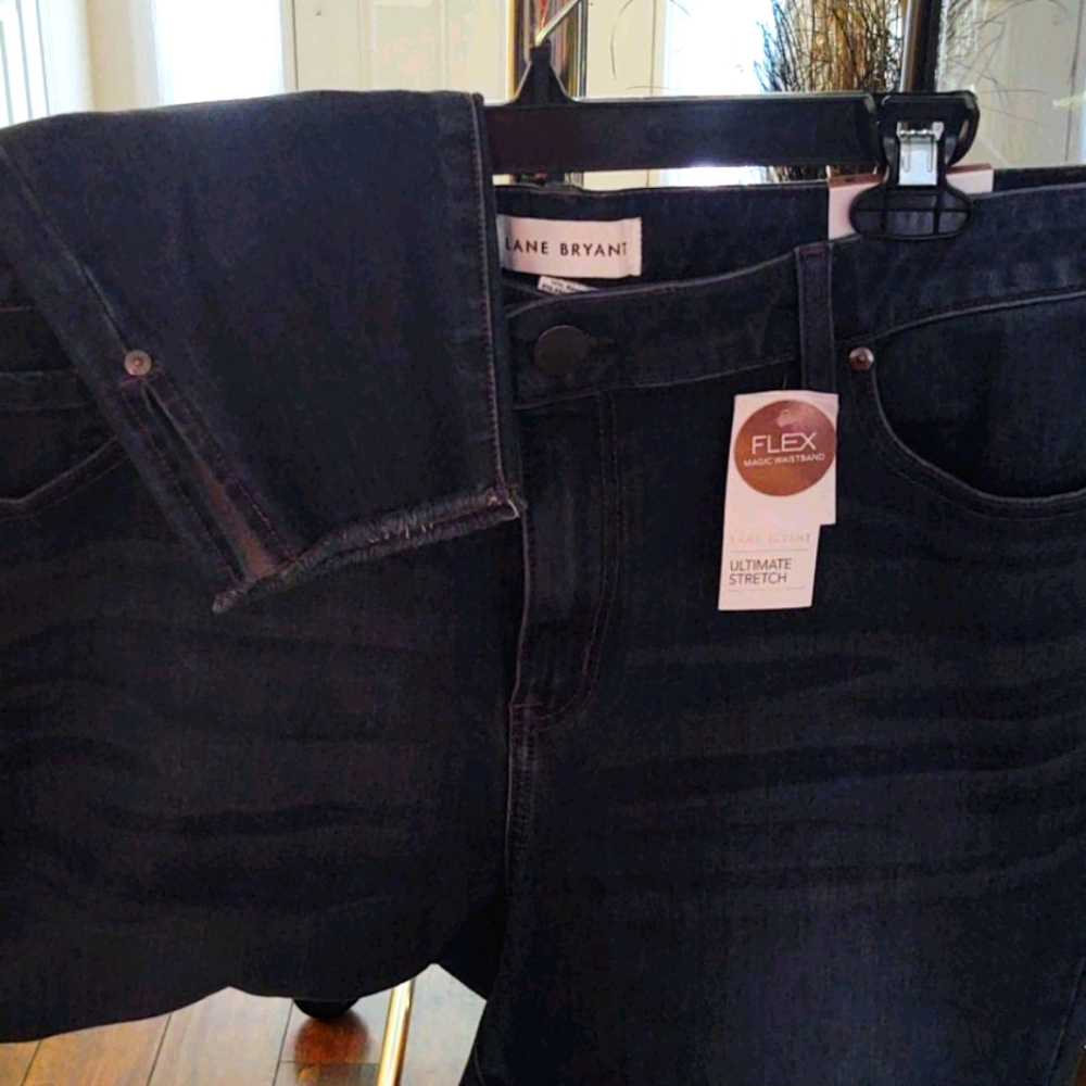 LB skinny16 W/raw edge bottom slit leg NWT